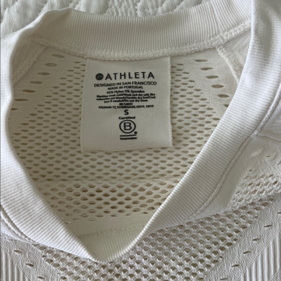 Athleta Women White Mesh Seamless Perforated Oxygen Long Sleeve Top - Picture 3 of 4
